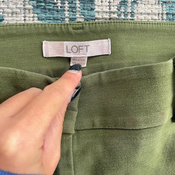 LOFT Marisa Fit Olive Green Capri Pants with Cuffed Hem & Belt - Size 10 - Picture 5 of 10